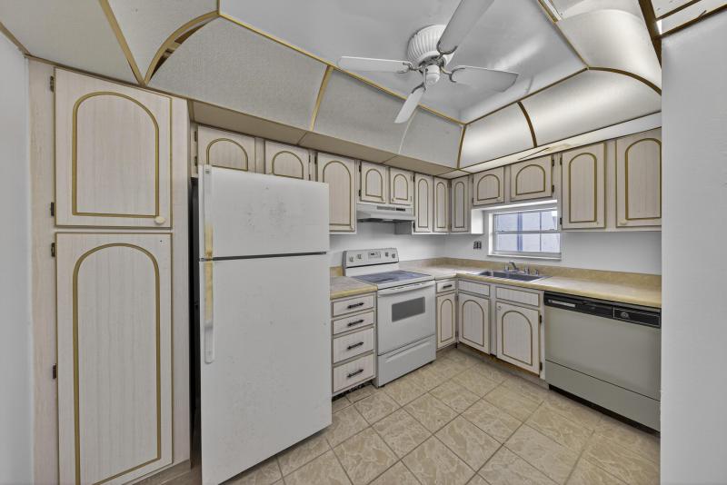  Condo & Townhome Photos