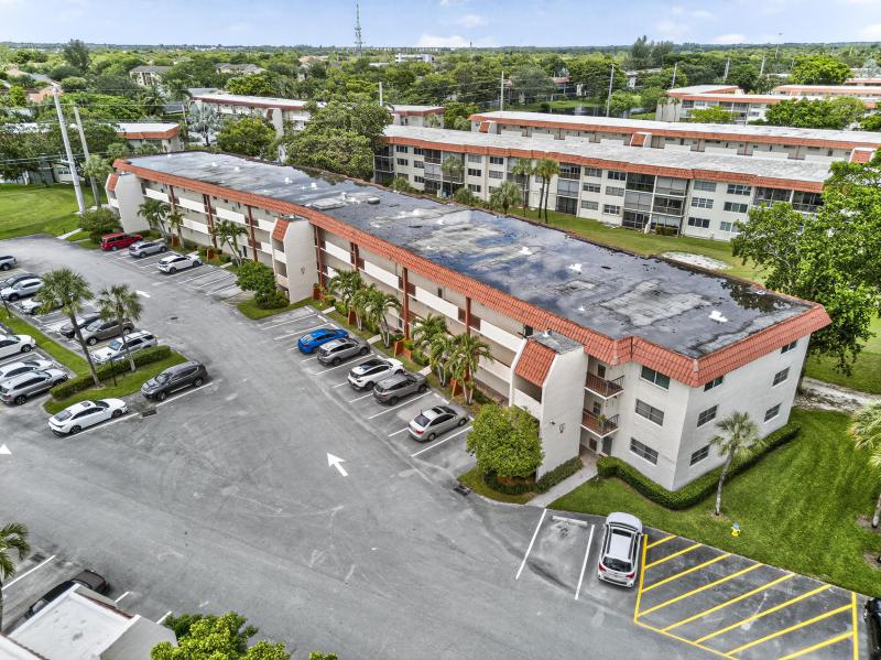  Condo & Townhome Photos