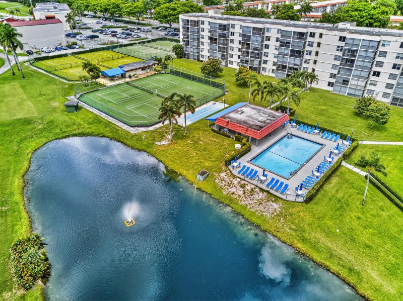  Condo & Townhome Photos