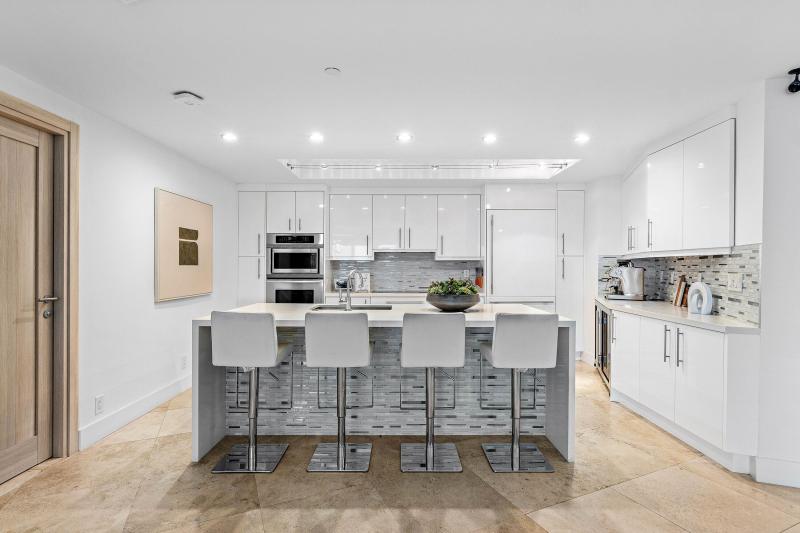  Condo & Townhome Photos