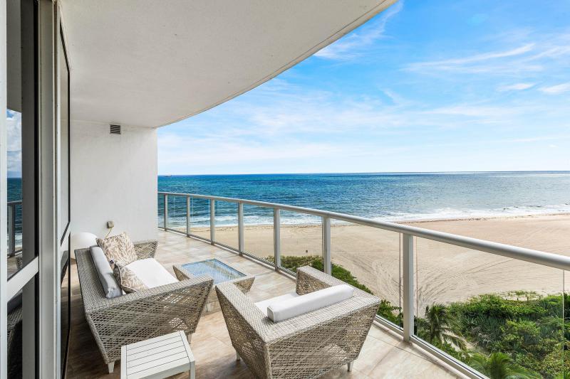  Condo & Townhome Photos