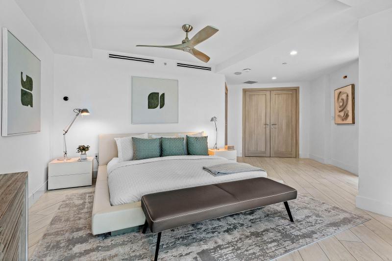  Condo & Townhome Photos