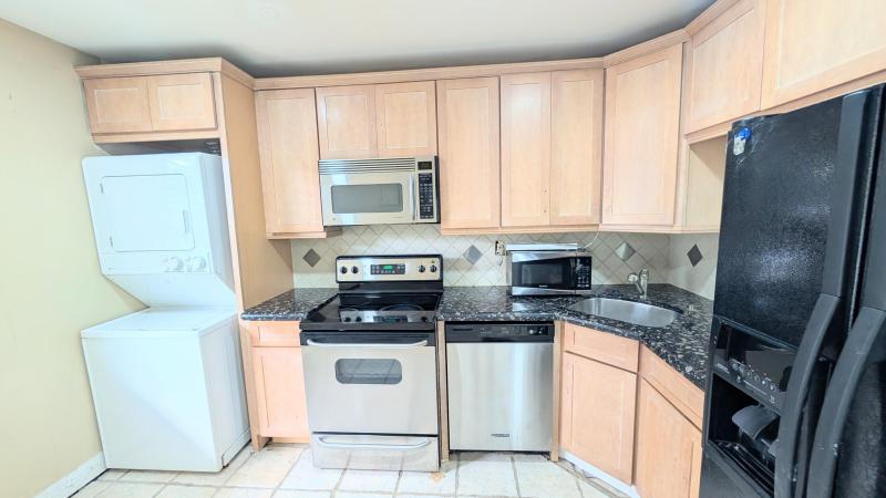  Condo & Townhome Photos