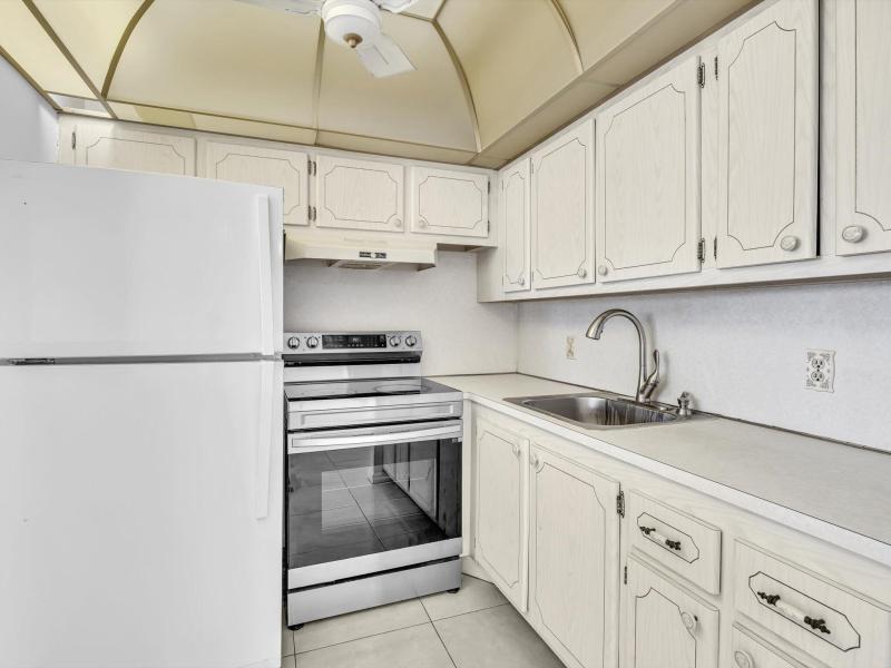  Condo & Townhome Photos