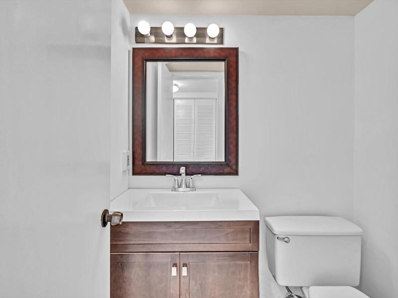  Condo & Townhome Photos