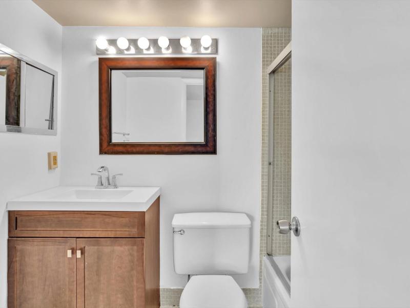  Condo & Townhome Photos