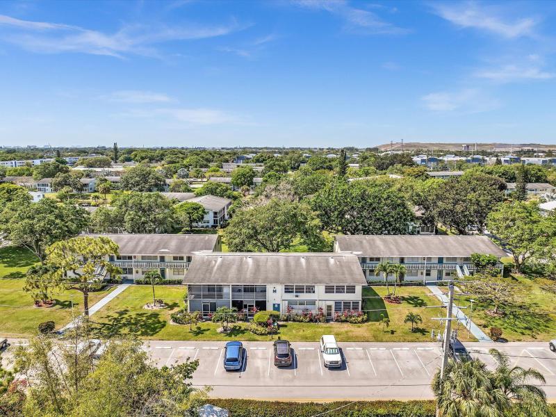  Condo & Townhome Photos