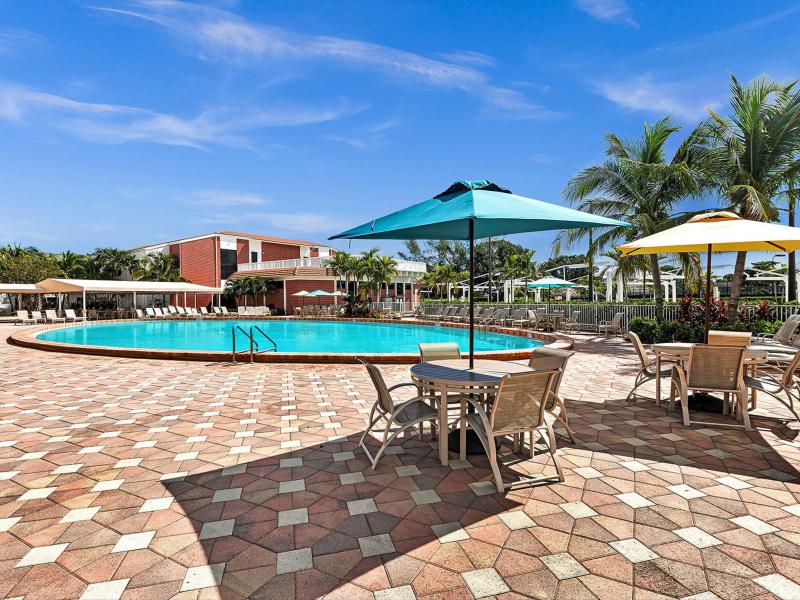  Condo & Townhome Photos