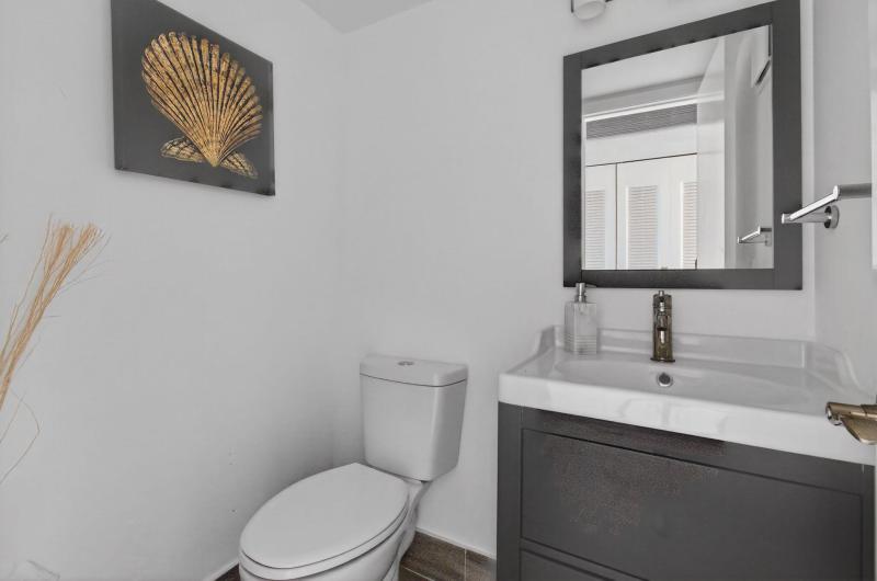  Condo & Townhome Photos