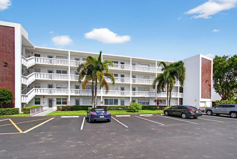  Condo & Townhome Photos