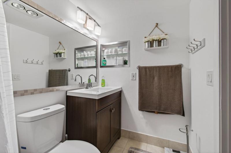  Condo & Townhome Photos