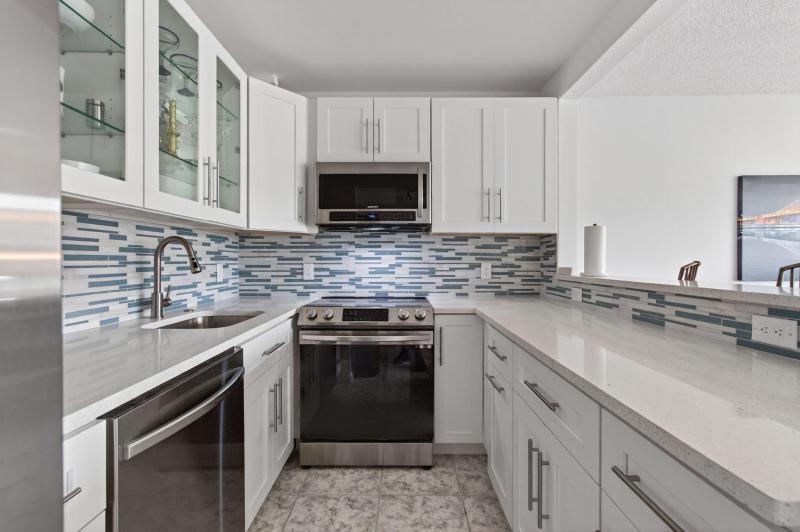  Condo & Townhome Photos