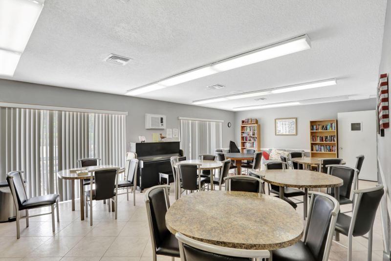  Condo & Townhome Photos