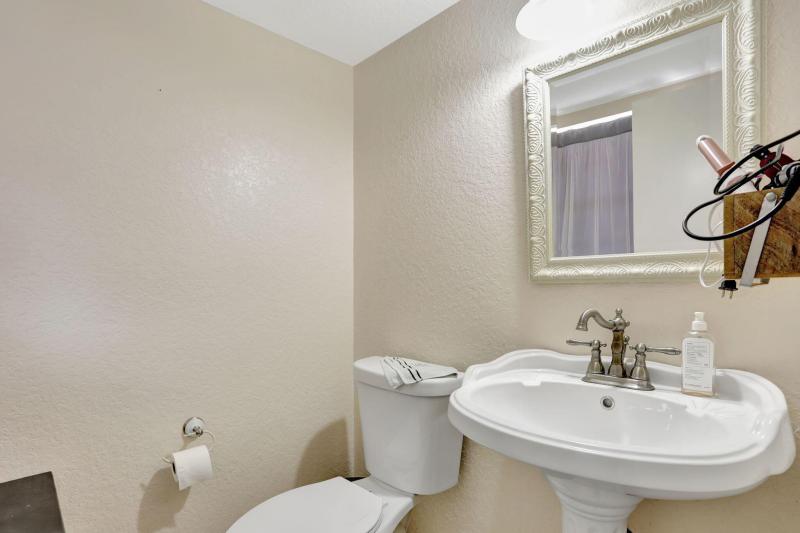  Condo & Townhome Photos
