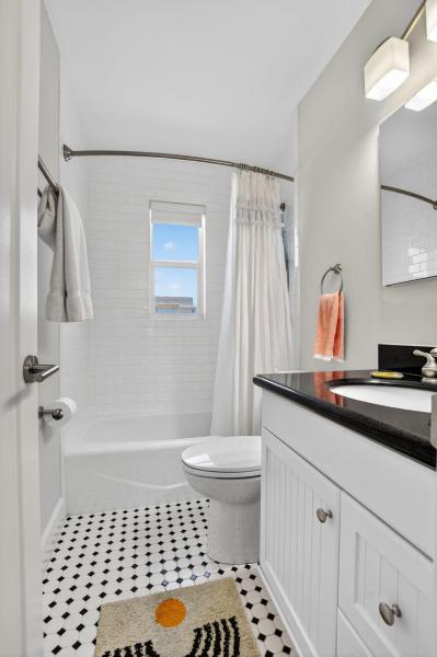  Condo & Townhome Photos