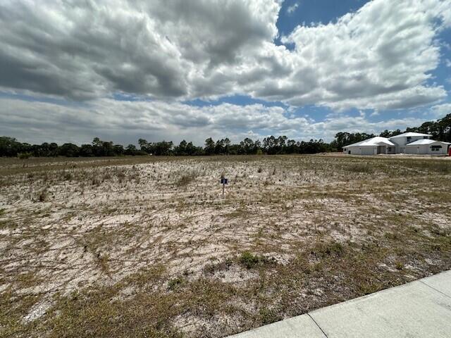  Commercial & Industrial Land Images 