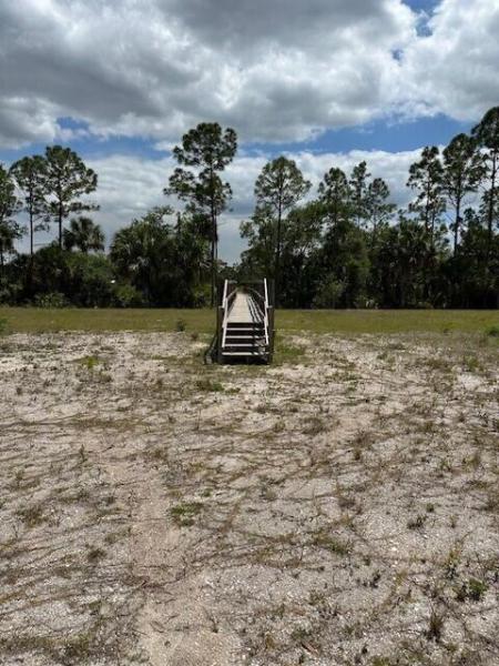  Commercial & Industrial Land Images 
