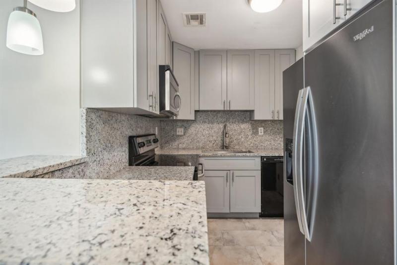 Condo & Townhome Photos