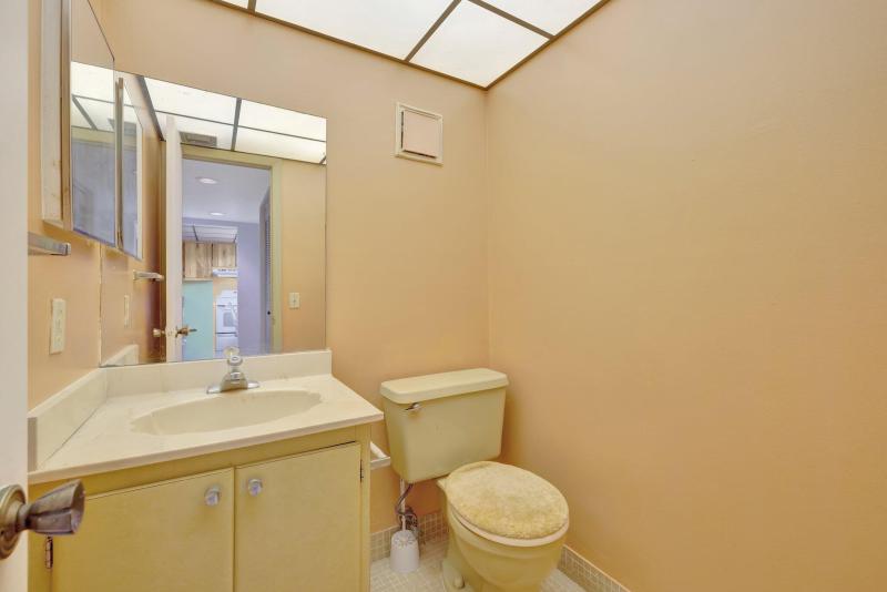  Condo & Townhome Photos