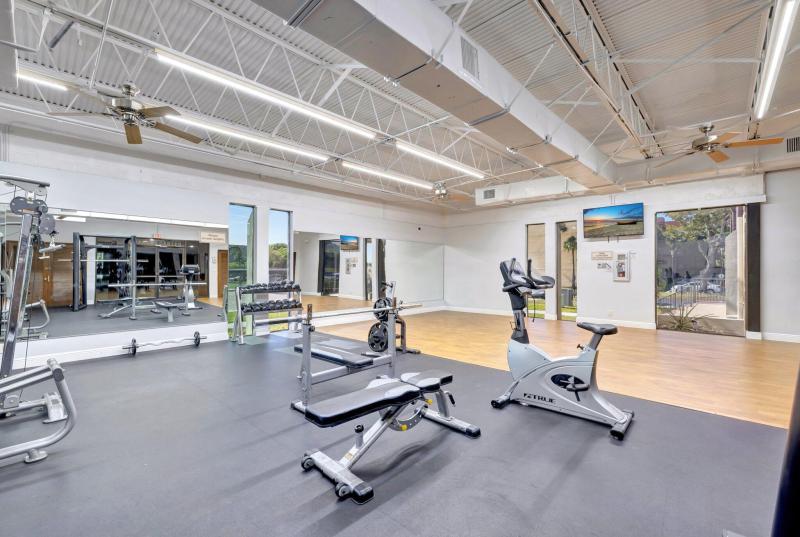 Condo & Townhome Photos
