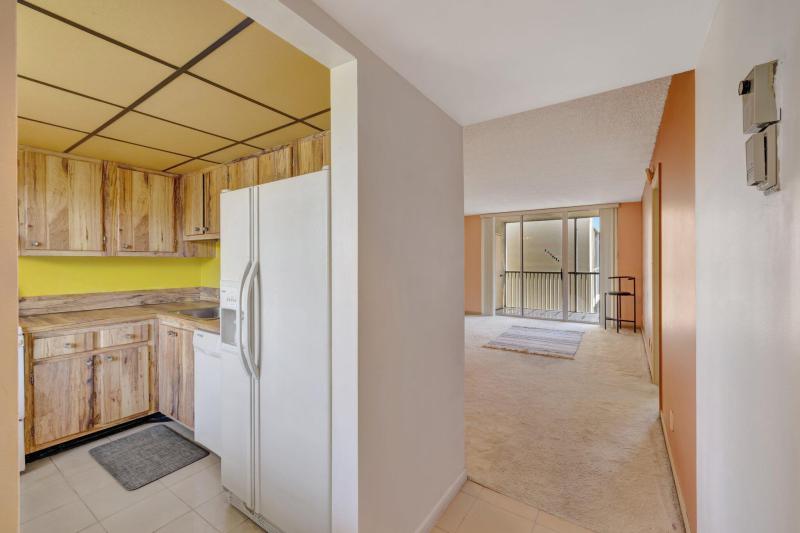  Condo & Townhome Photos