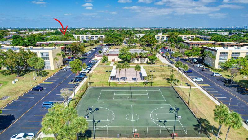  Condo & Townhome Photos