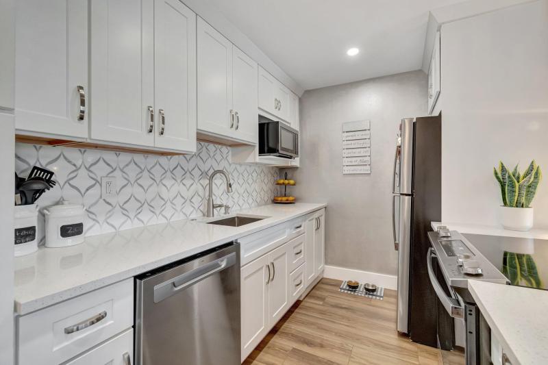  Condo & Townhome Photos