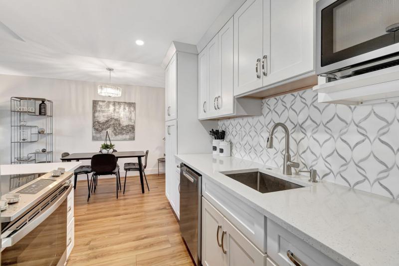  Condo & Townhome Photos