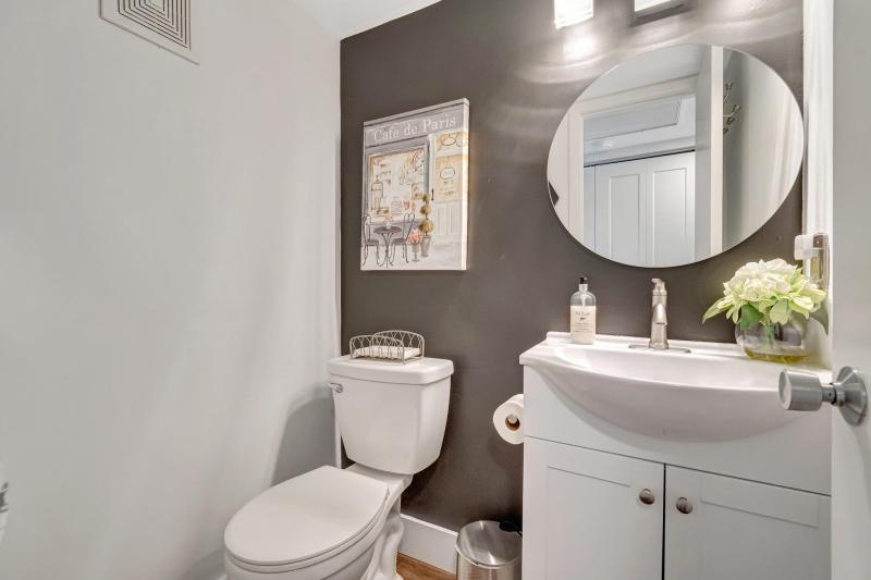  Condo & Townhome Photos