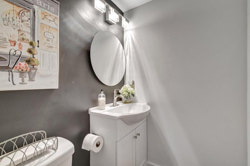  Condo & Townhome Photos
