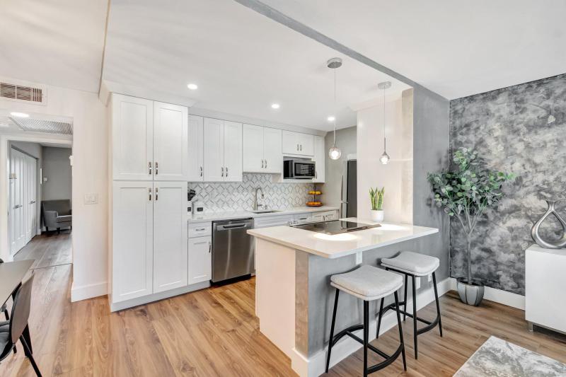  Condo & Townhome Photos