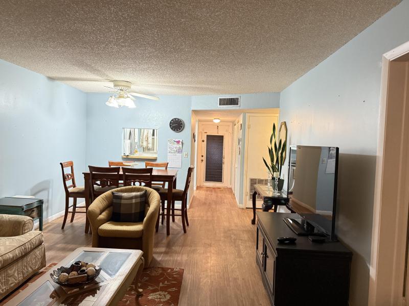  Condo & Townhome Photos