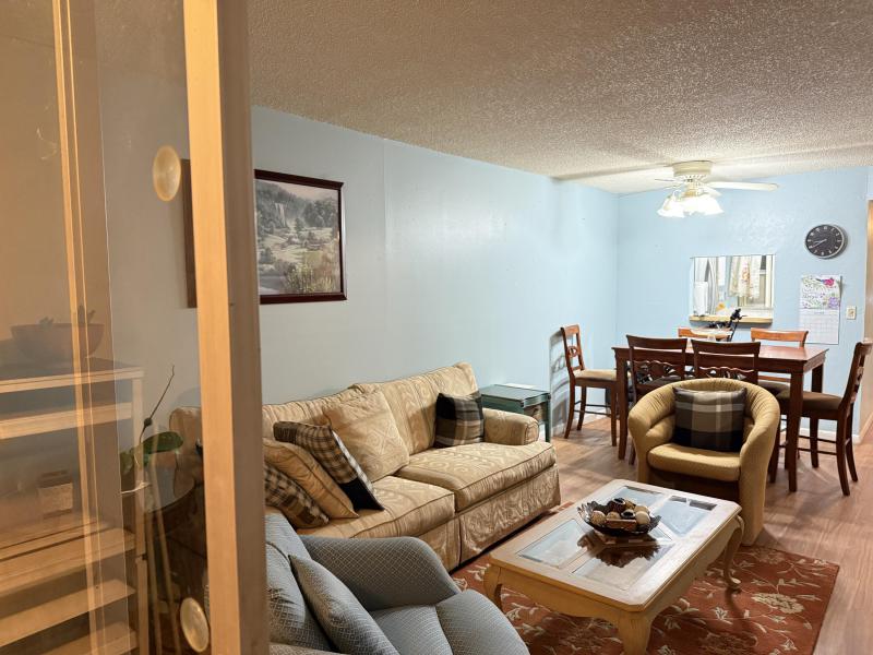  Condo & Townhome Photos