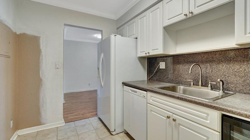  Condo & Townhome Photos