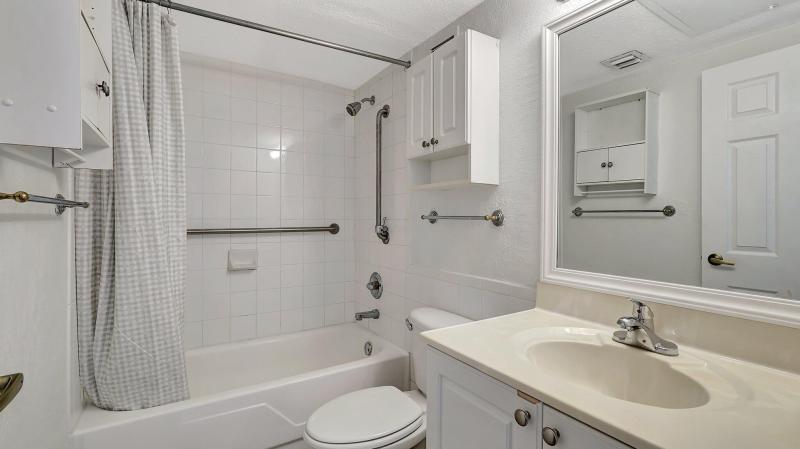  Condo & Townhome Photos