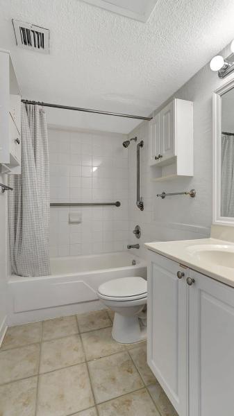  Condo & Townhome Photos