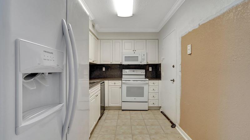  Condo & Townhome Photos
