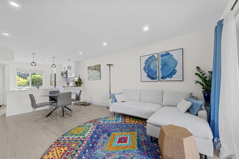  Condo & Townhome Photos