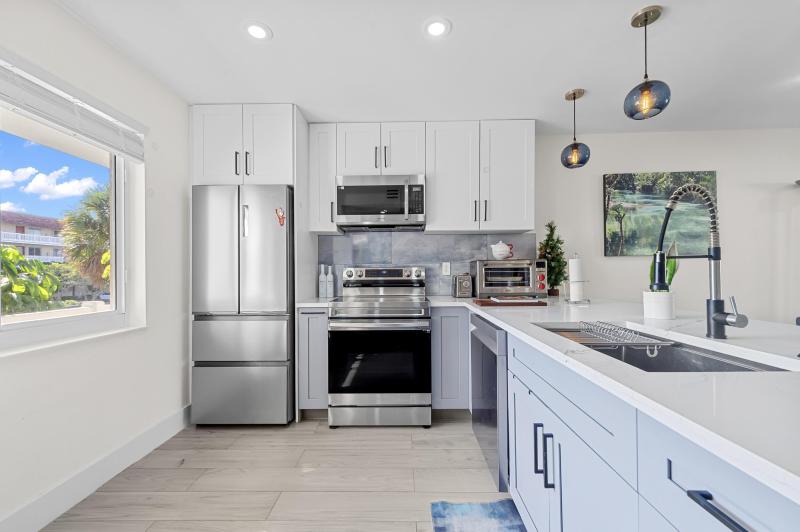  Condo & Townhome Photos