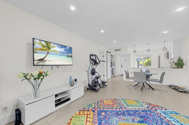  Condo & Townhome Photos