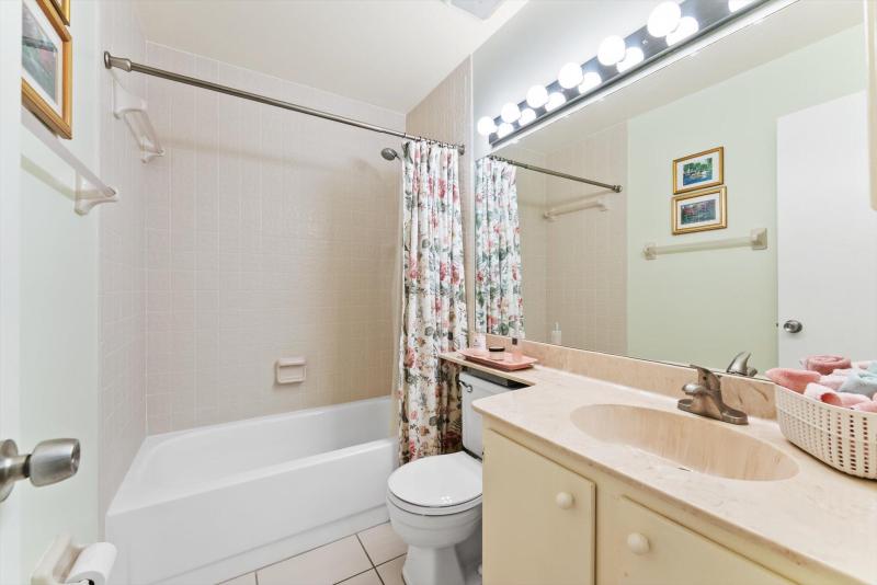  Condo & Townhome Photos