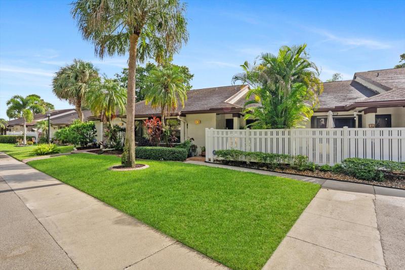  Condo & Townhome Photos