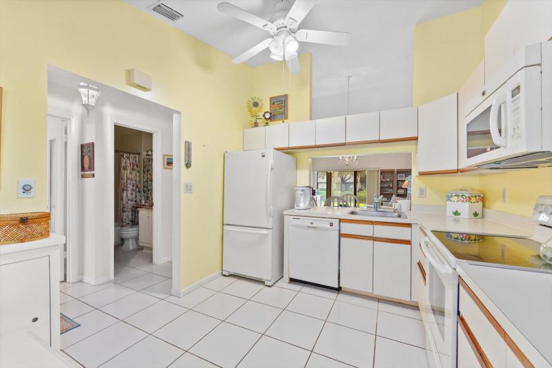  Condo & Townhome Photos