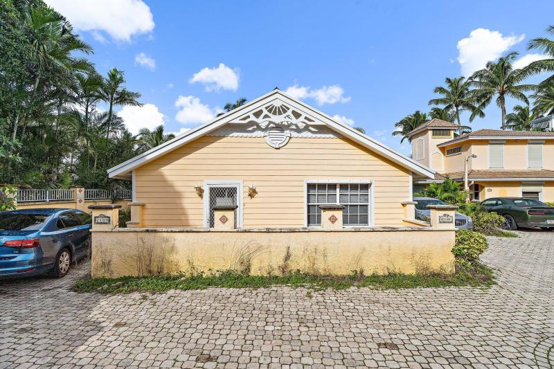 Duplex, Triplex and Fourplex Images