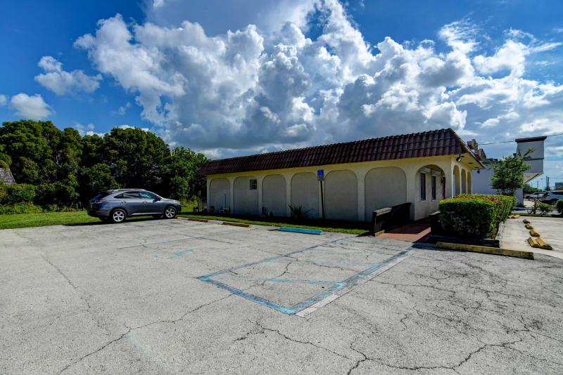 Commercial & Industrial Land Images 
