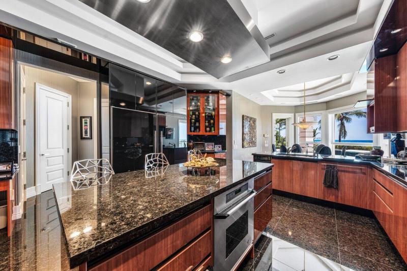  Single Family Homes Photo 13:  Stuart,  FL 34996