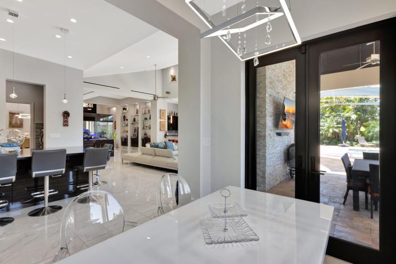  Single Family Homes Photo 17:  Palm Beach Gardens,  FL 33410