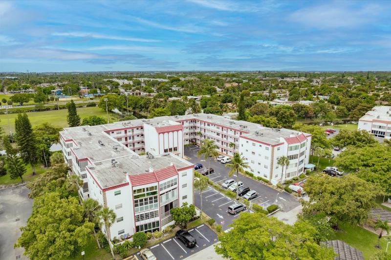  Condo & Townhome Photos