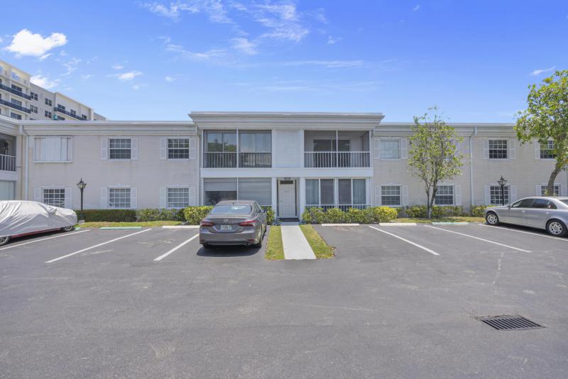  Condo & Townhome Photos