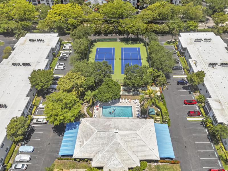  Condo & Townhome Photos